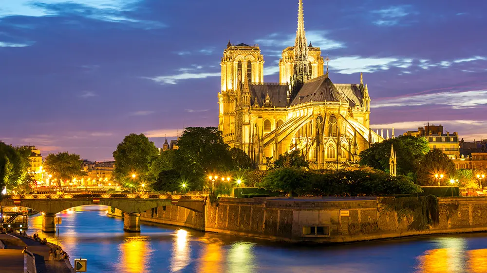 Le città più belle da vedere di notte: vince Parigi, Roma sfiora il podio