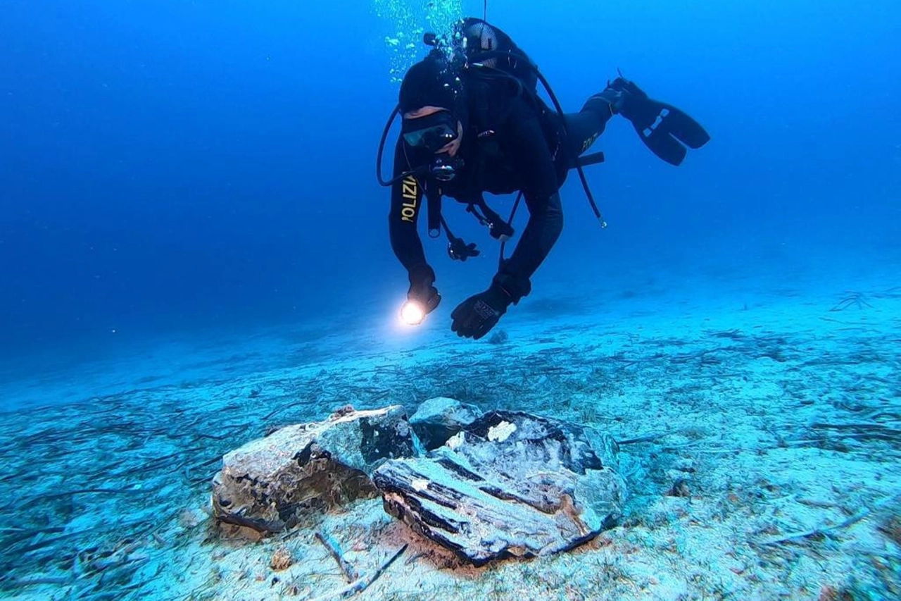 Manufatto preistorico recuperato nelle acque di Capri