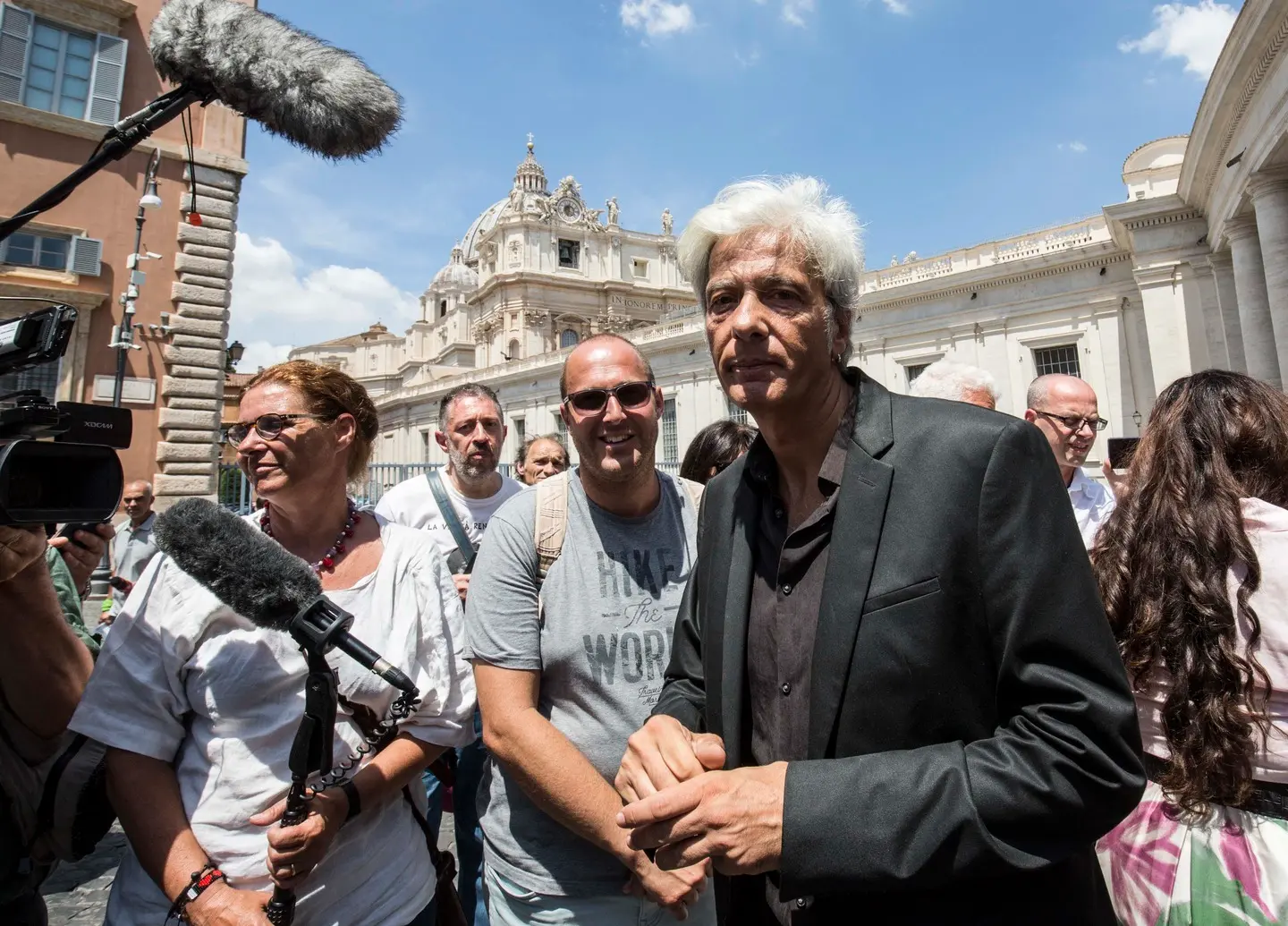 Emanuela Orlandi, le tombe sono vuote. "Trovata stanza in cemento armato"