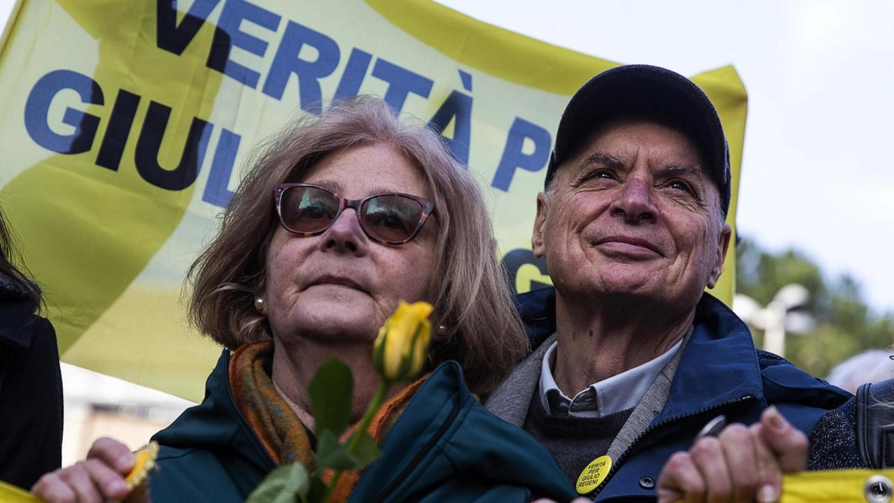 Via al processo per la morte di  Regeni. I genitori: "Aspettavamo da otto anni"