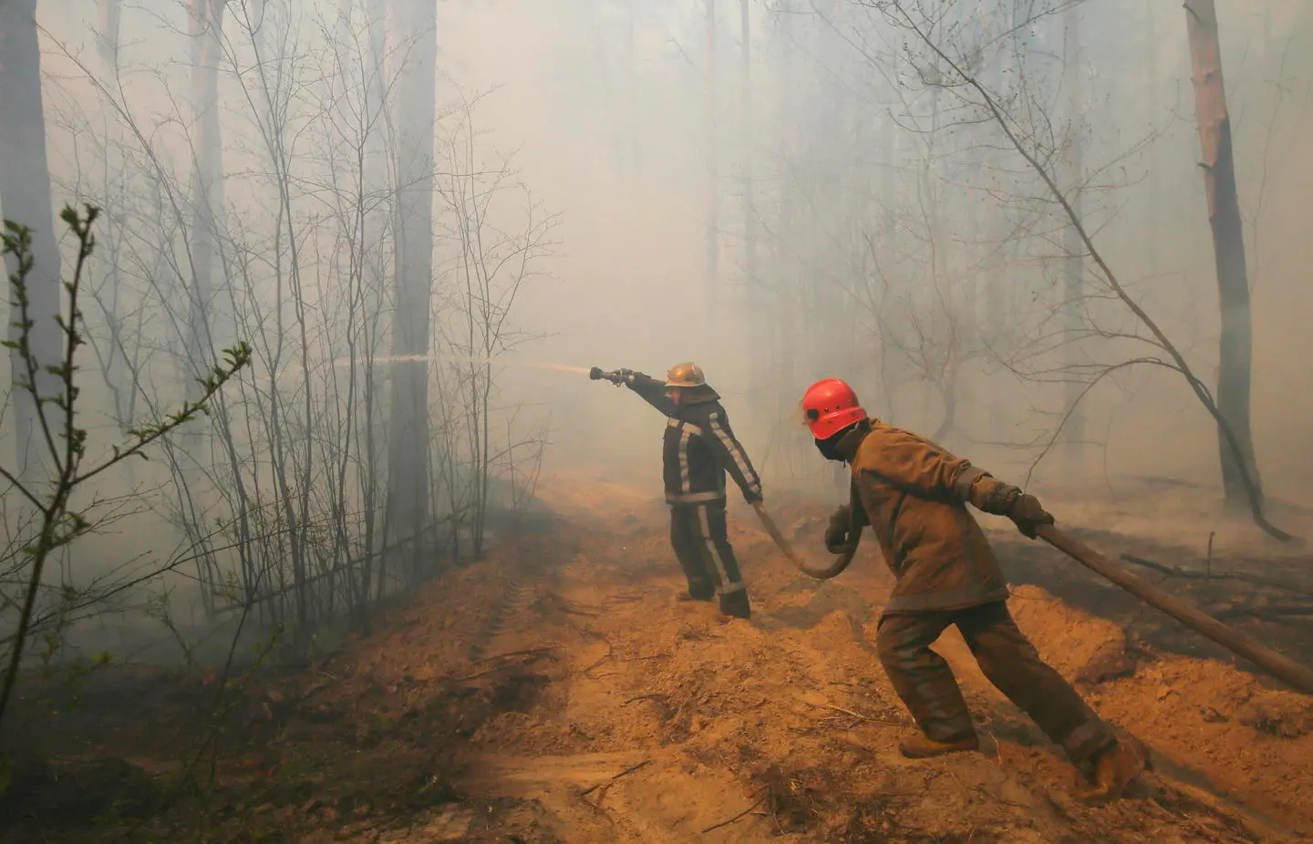 Chernobyl, la pioggia ferma gli incendi. Per ora