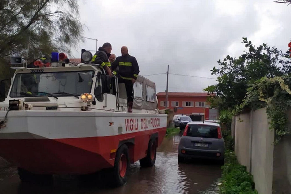 I mezzi anfibi dei vigili del fuoco a Roma