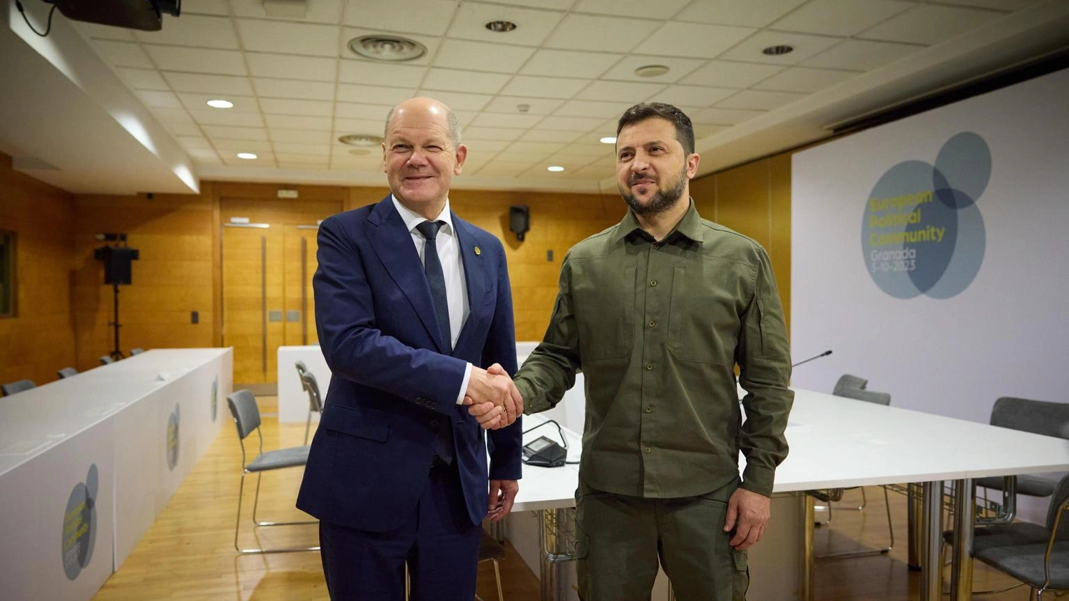 Scholz e Zelensky firmano patto sulla sicurezza