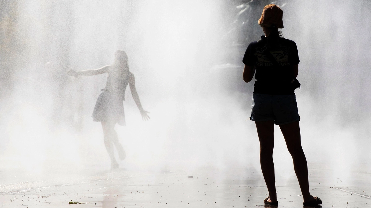 Meteo: caldo e afa (Ansa)