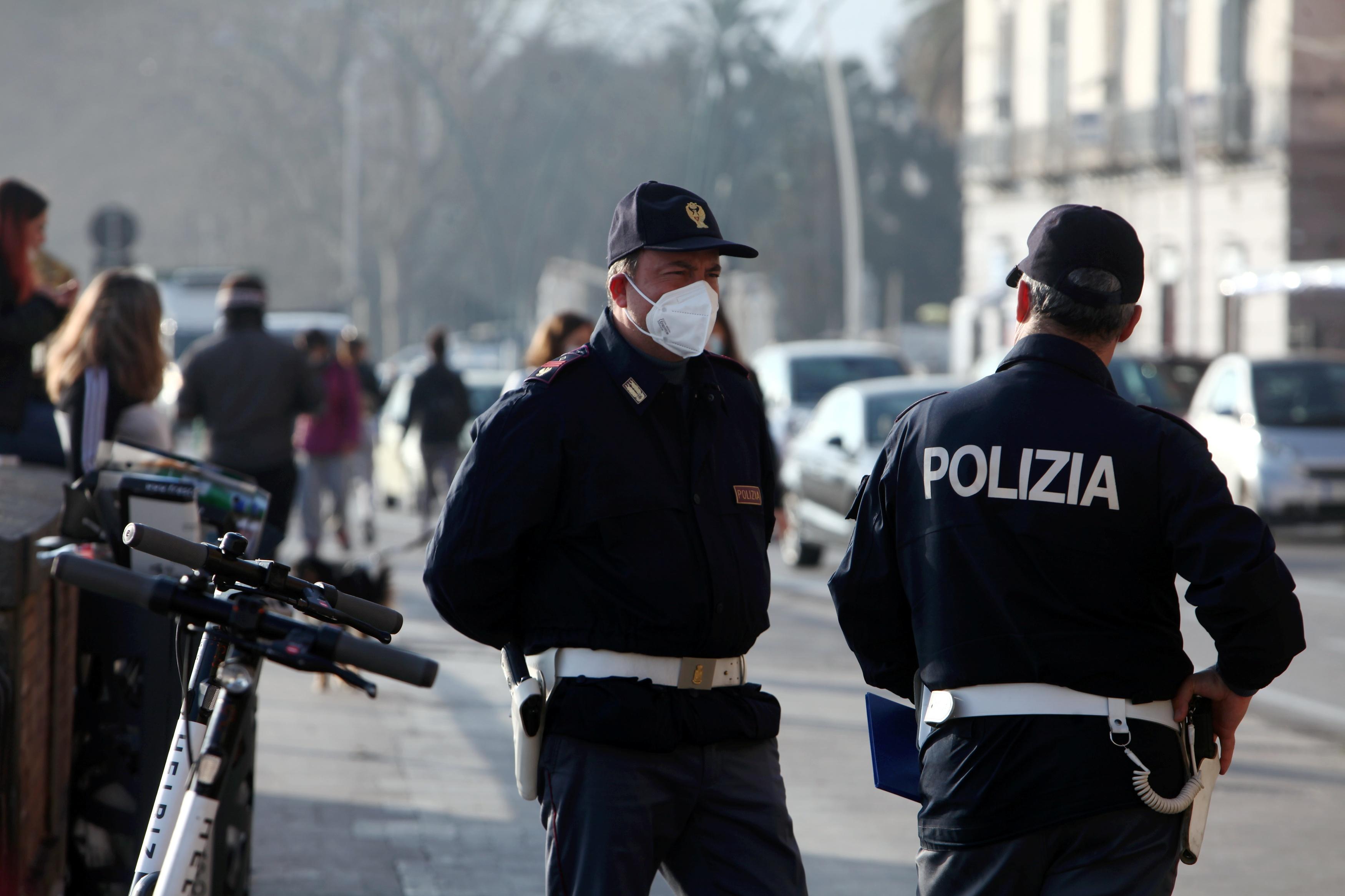 Sequestrato Un Palazzo Nel Cuore Di Chiaia: Era Stato Trasformato In Un ...