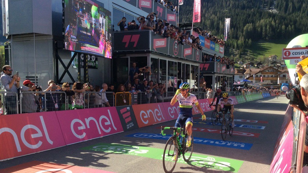 Giro Ditalia Chaves Vince A Corvara Kruijswijk Maglia Rosa Nibali Secondo