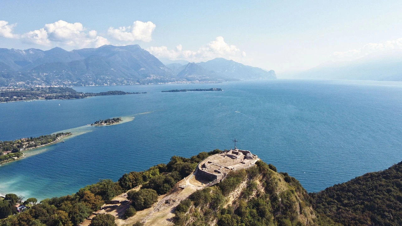 Lago di Garda: l'isola di San Biagio è diventata una penisola