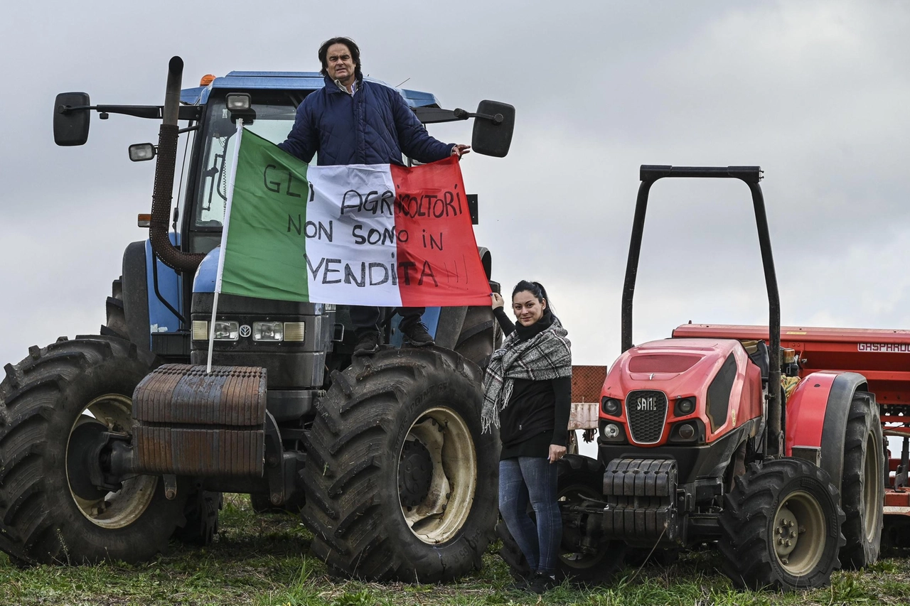 Le marce dei trattori. Ultimatum a Lollobrigida:: "Ci riceva o blocchiamo tutto". E salta il corteo a Roma