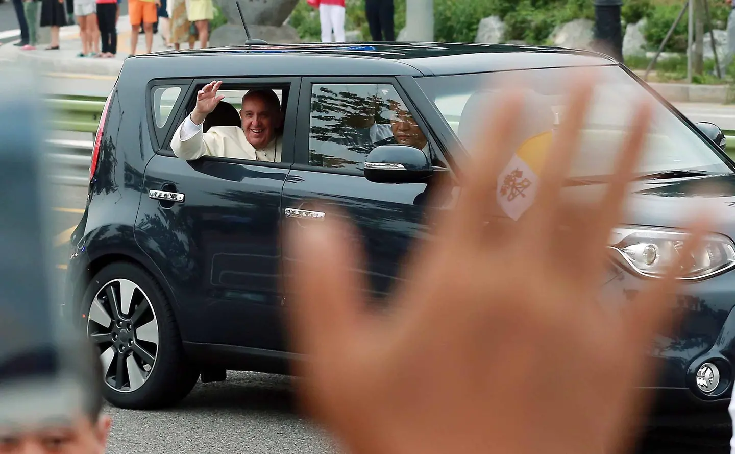 Visita in Corea del Sud, Papa Francesco sceglie un'altra utilitaria