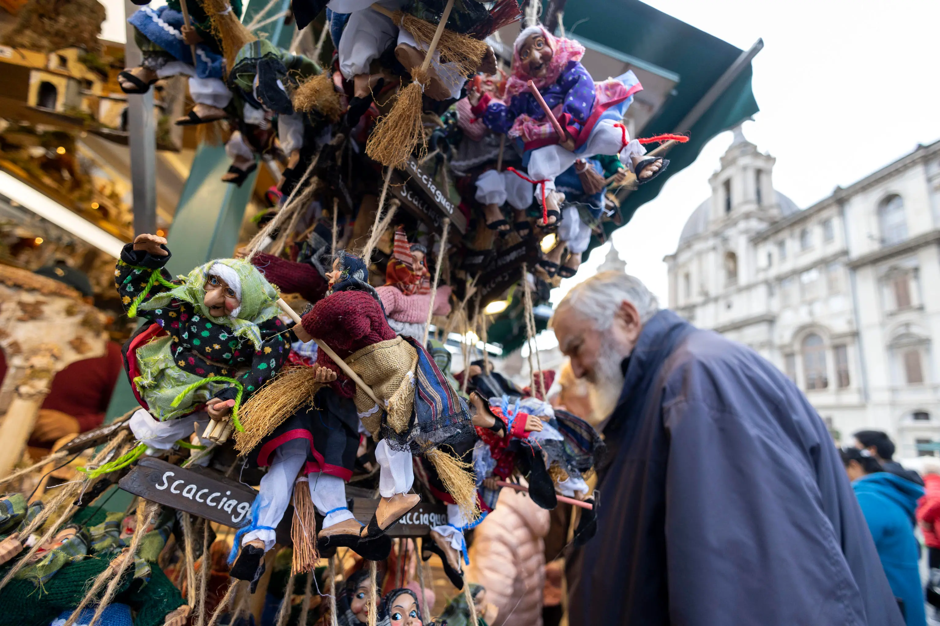 Epifania: oltre a Befana e bancarelle attesi in piazza Navona i calciatori della Roma