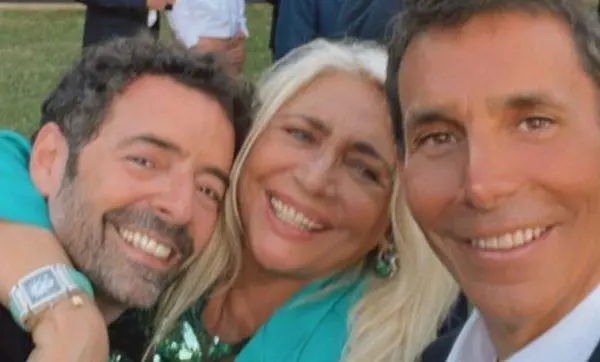 Matano e Mannino sposati da Mara Venier Virale il selfie tra i tre