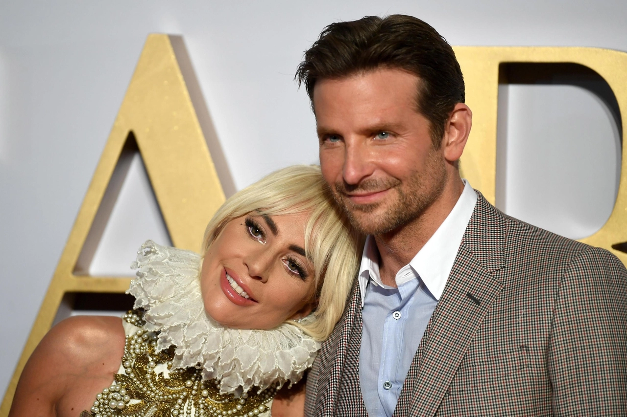 Lady Gaga e Bradley Cooper a Londra (Epa)