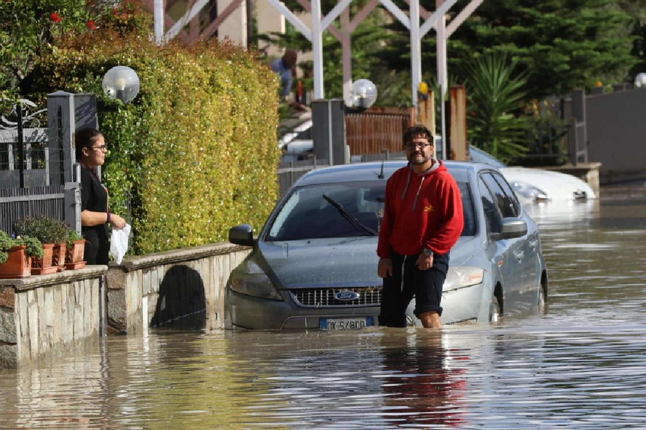 Pesanti disagi e allagamenti nel Catanzarese (Ansa)