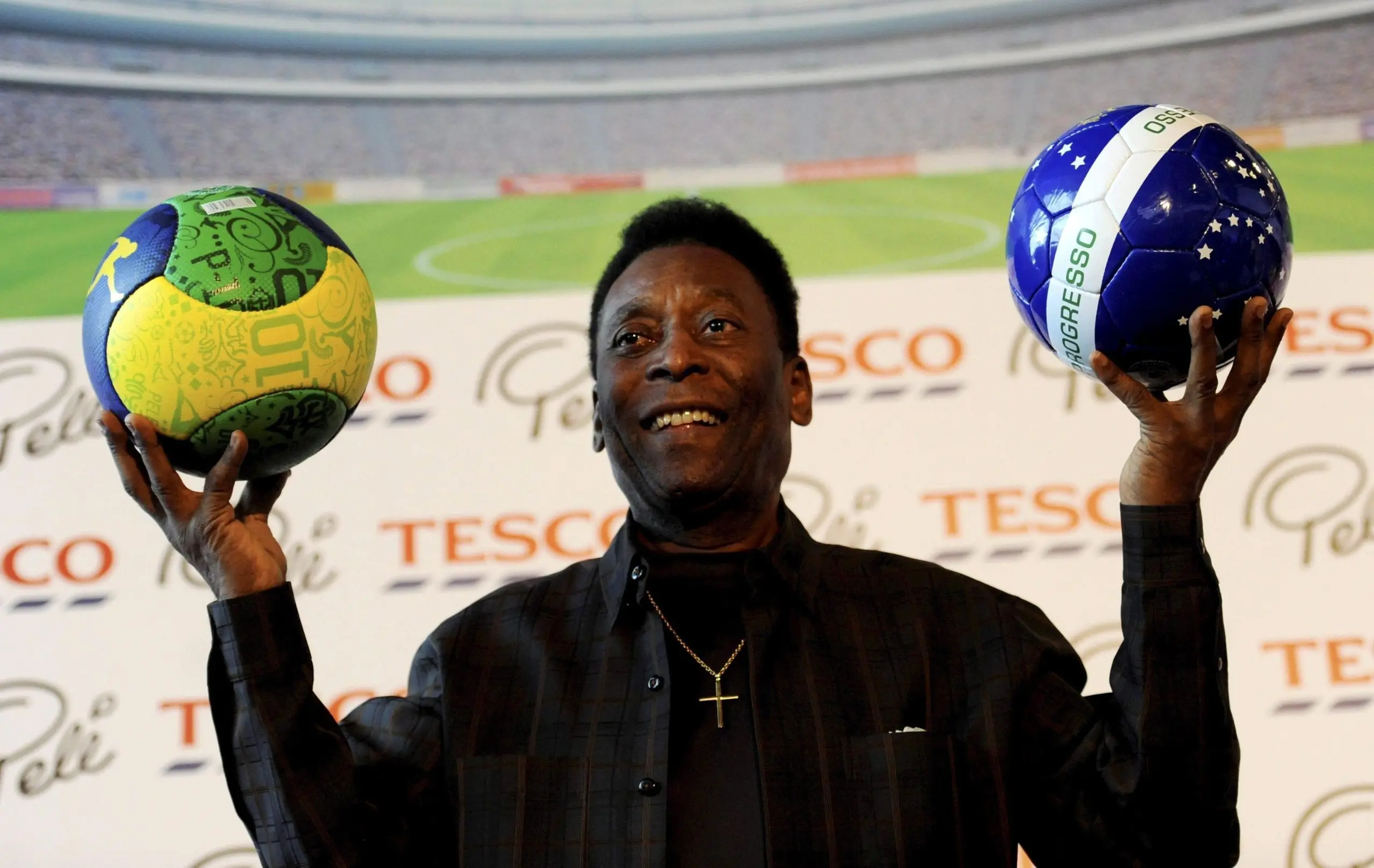 Pelè rassicura i tifosi: "Grazie delle preghiere, sto bene"