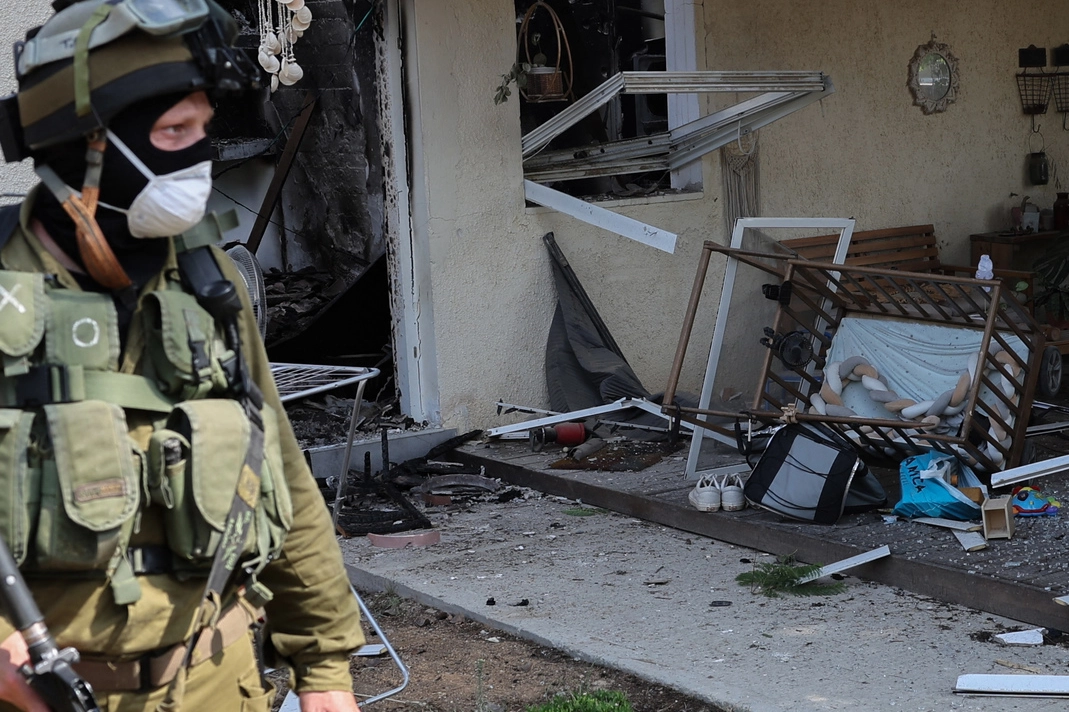 I militari israeliani nel kubbutz della strage degli innocenti