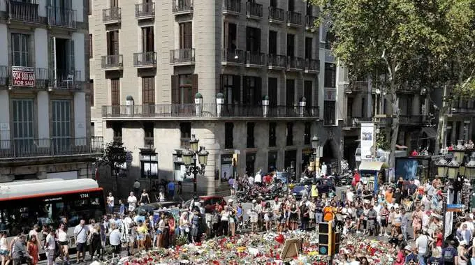 Barcellona: Re Felipe a manifestazione