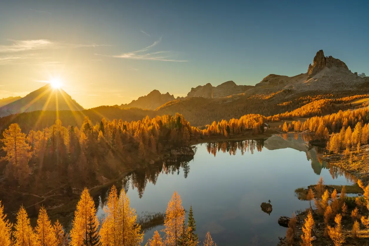 Autunno, dolce viaggiare: sulle Dolomiti c’è più gusto tra natura, cibo e relax