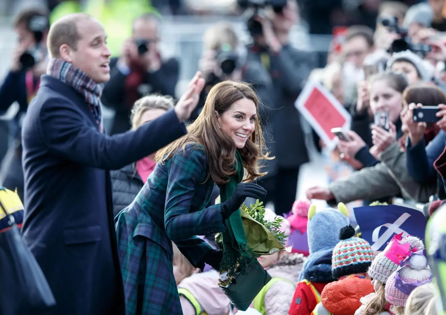 Kate Middleton, look e sorriso conquistano la Scozia