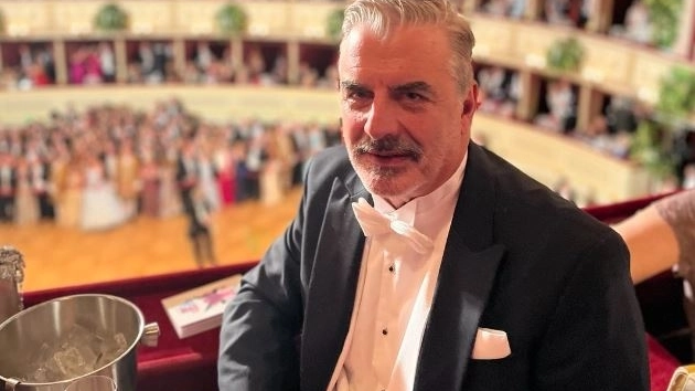 Chris Noth al Teatro dell'Opera di Vienna in una immagine tratta dal suo profilo Instagram