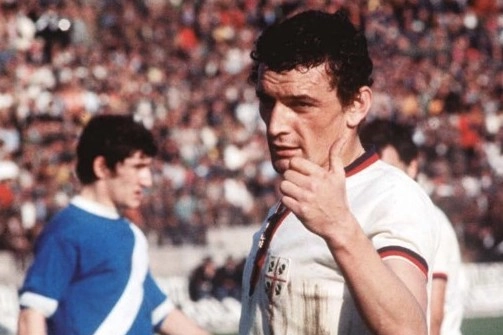 Gigi Riva con la maglia del Cagliari