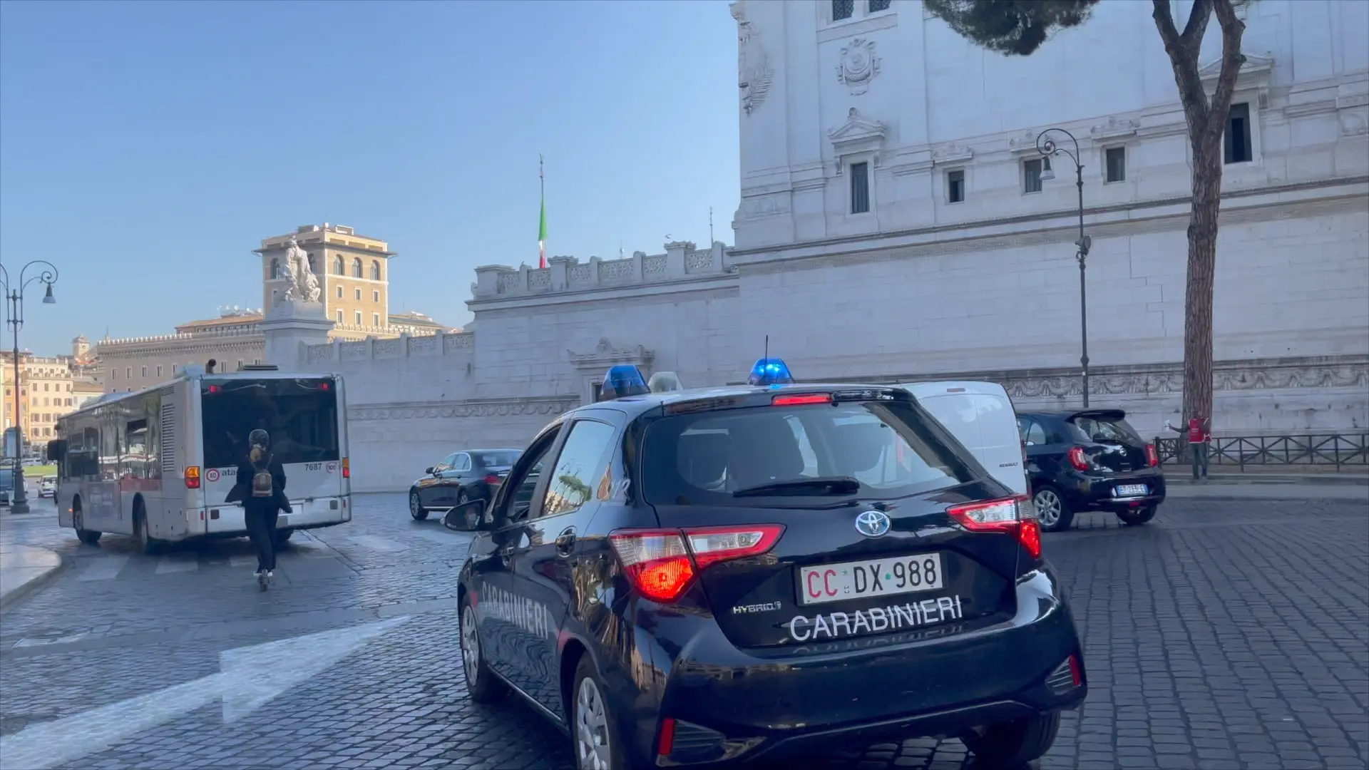 Aggressione razzista contro bengalese: "Devi portare rispetto", poi sputi e calci