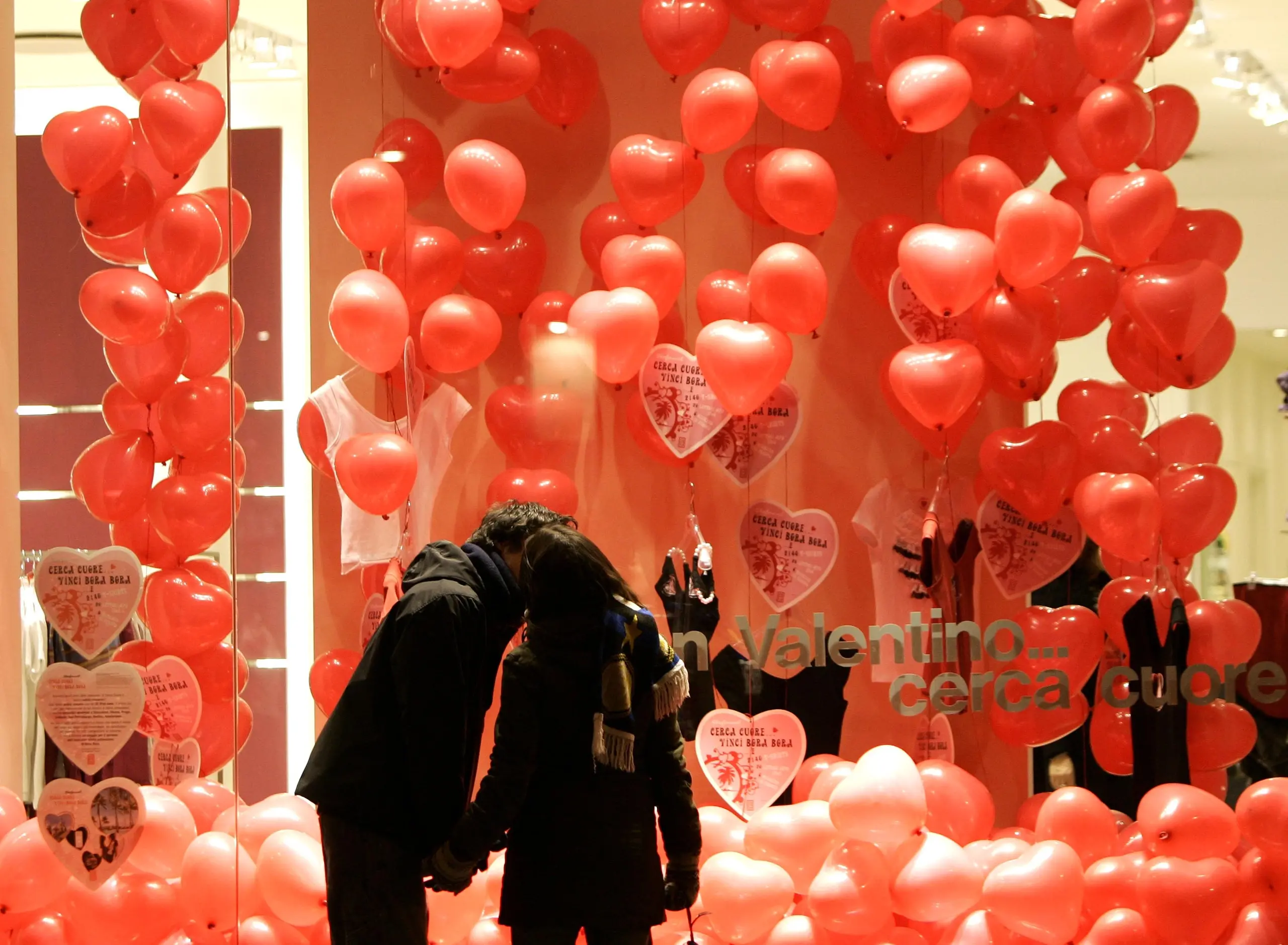 Palloncino festa degli innamorati con scritta buon San Valentino