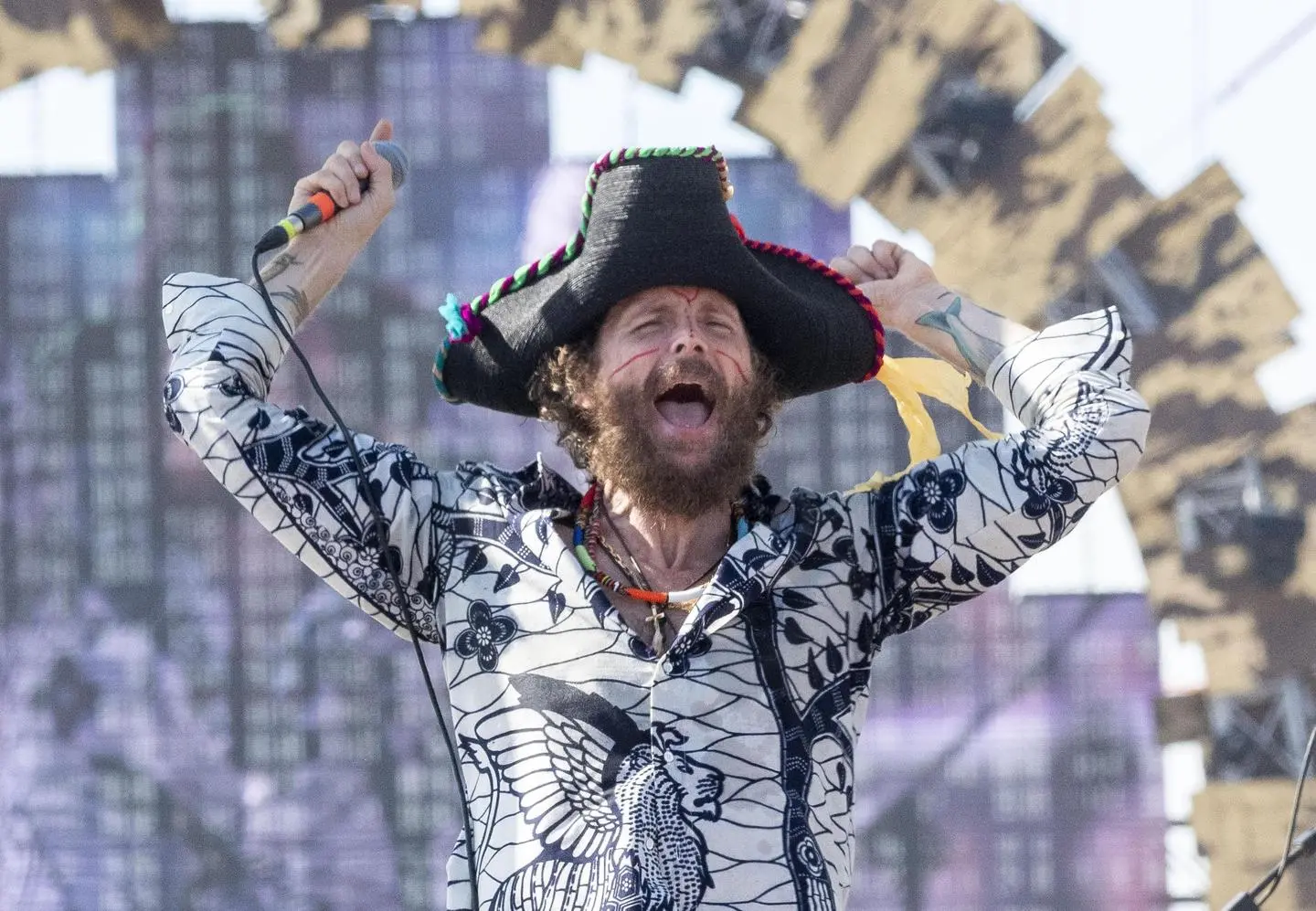 L'ira di Jovanotti per i concerti negati: "Ambientalisti da fogna"