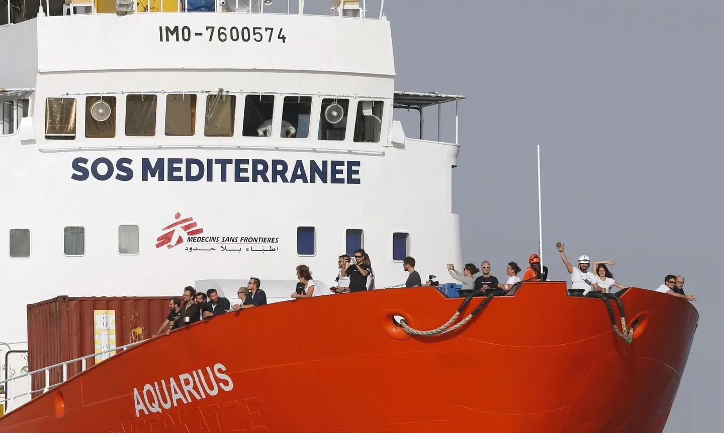 Aquarius, il sequestro della nave. "Ha scaricato rifiuti pericolosi"