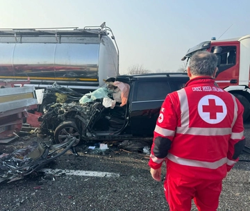 È tornato il muro di nebbia: "Automobilisti non più abituati, va introdotta la safety car"