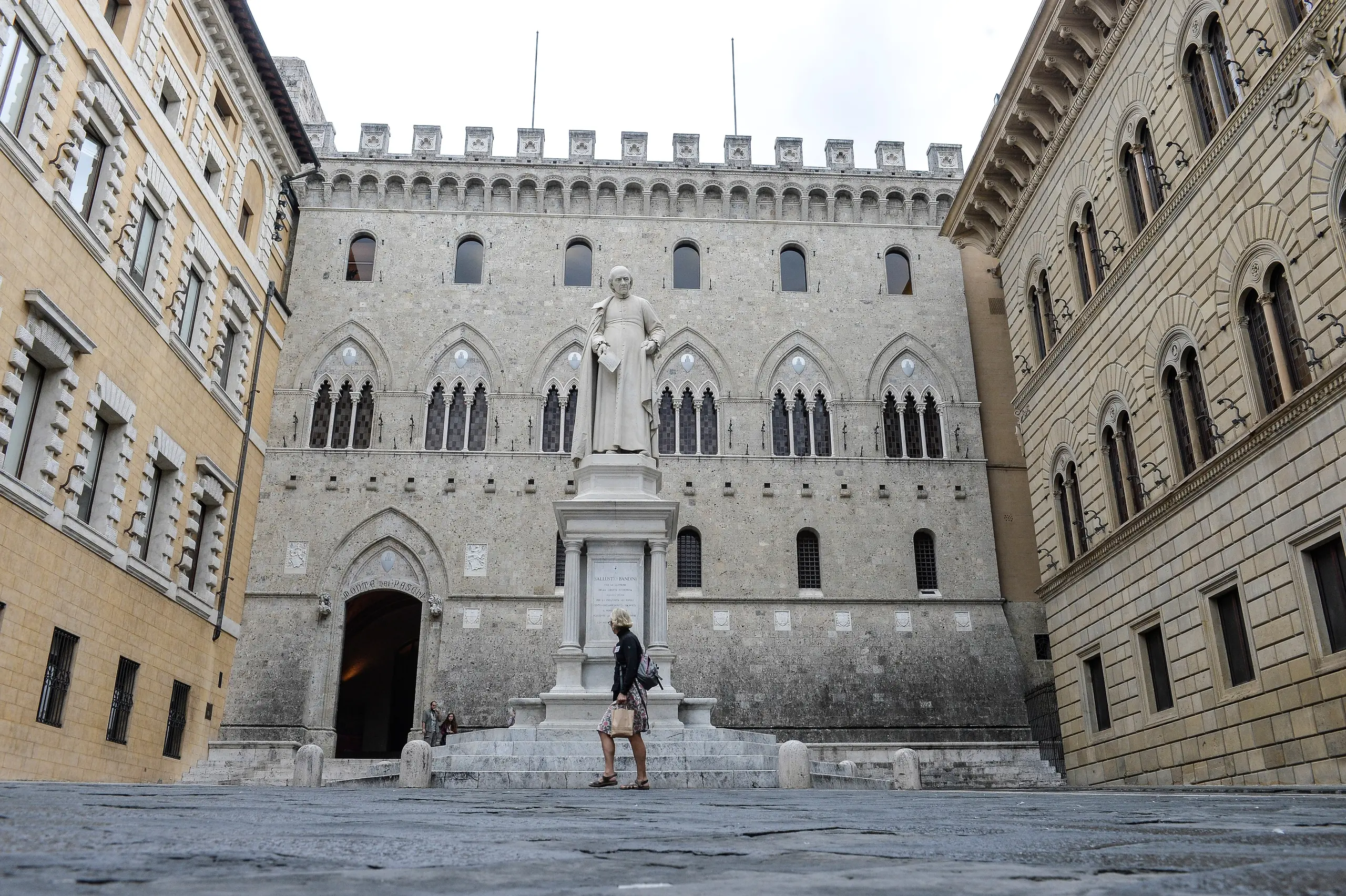 Decreto banche, Renzi si tira indietro. Il Monte resta col cerino in mano