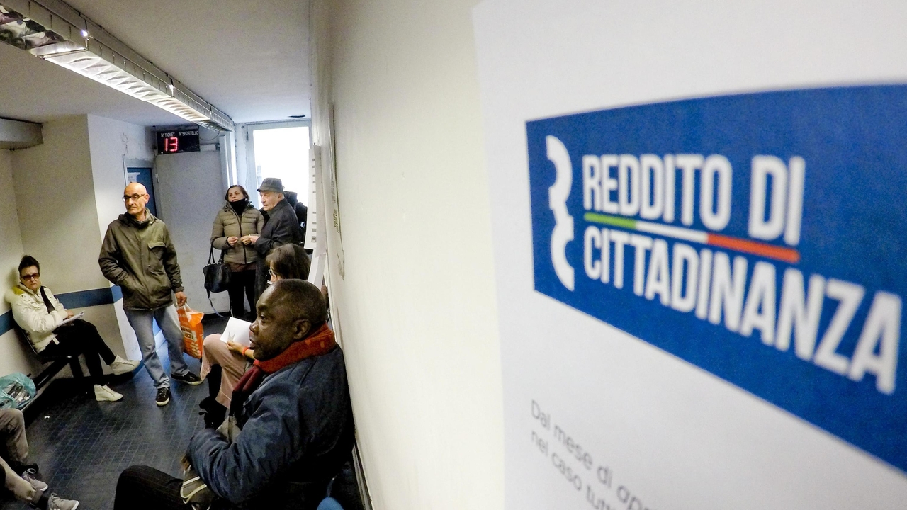 Reddito di cittadinanza, foto generica (Ansa)