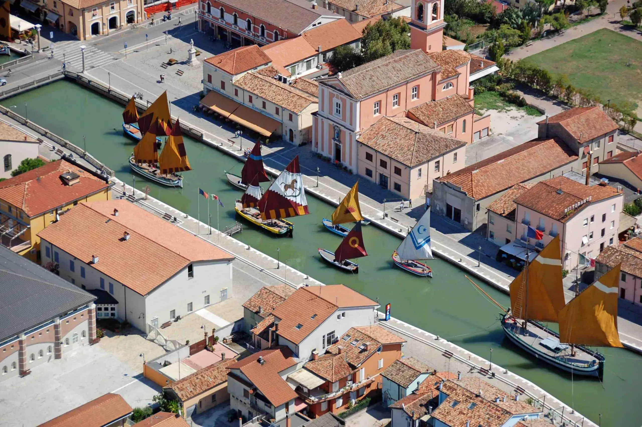 Il porto di Cesenatico griffato da Leonardo