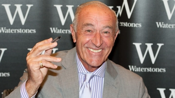 Morto Len Goodman, giudice di ‘Ballando con le stelle’ Usa. Incantò anche la regina Camilla