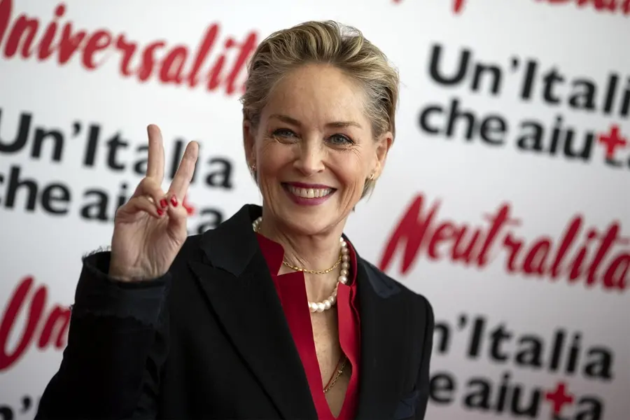 Sharon Stone e l’ictus: "Io, scaricata da tutti"