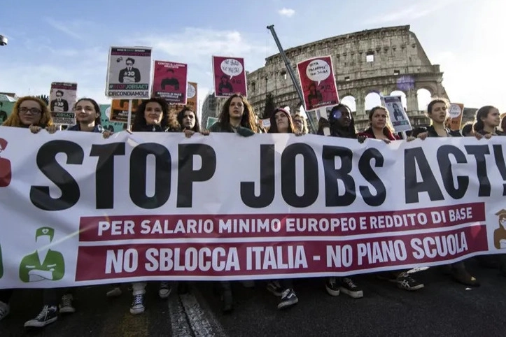 Una manifestazione contro il Jobs Act