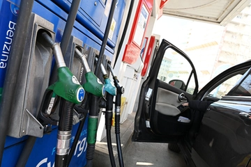 Benzina alle stelle, ecco come risparmiare