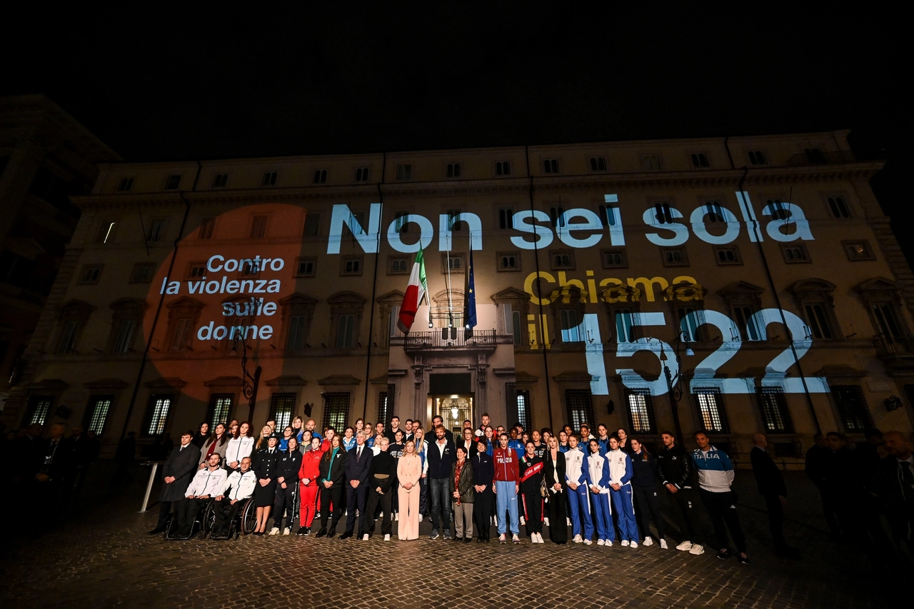 GIORNATA INTERNAZIONALE PER L'ELIMINAZIONE DELLA VIOLENZA CONTRO LE DONNE, CERIMONIA DI ILLUMINAZIONE DI PALAZZO CHIGI