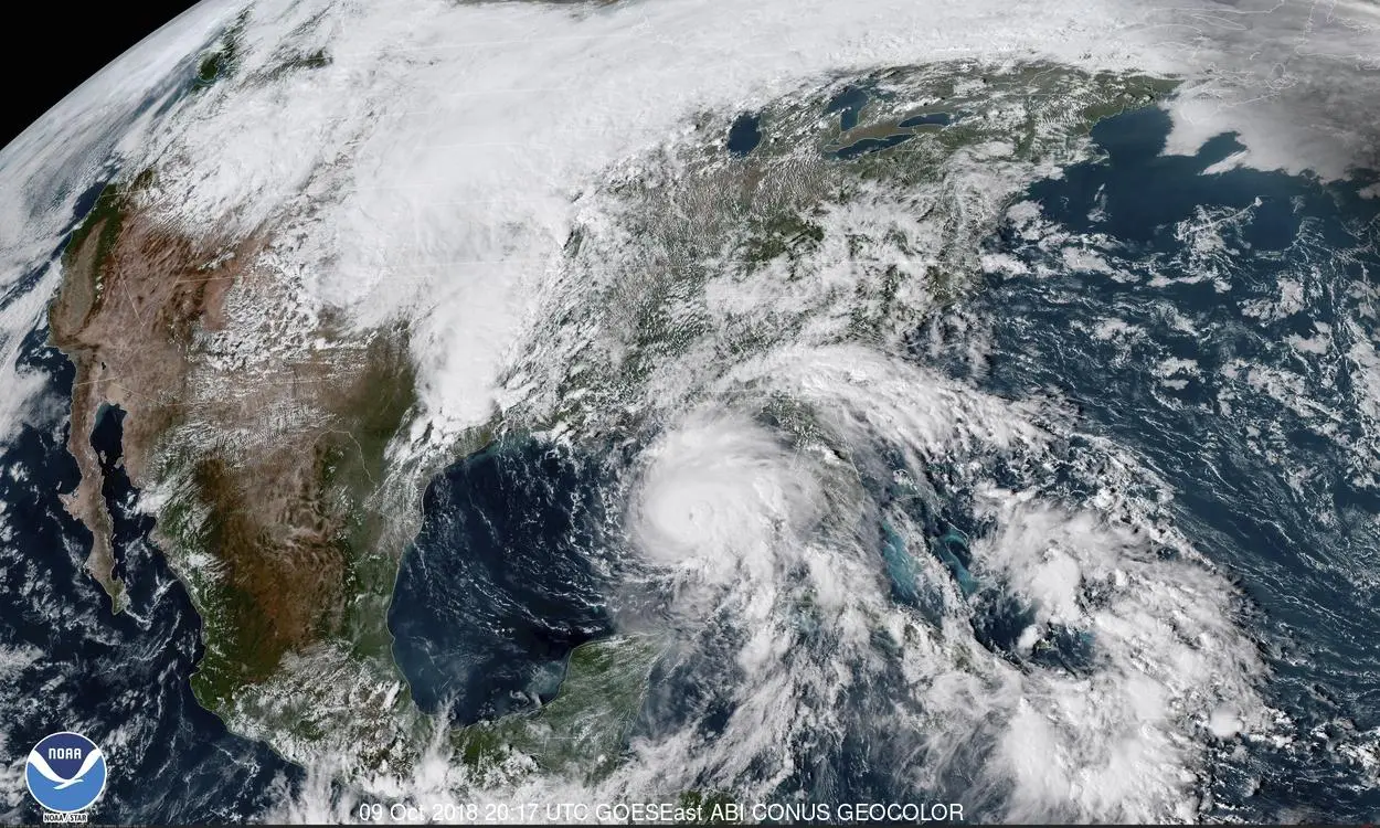 Uragano Michael tocca terra in Florida. "Venti a 249 orari, troppo tardi per evacuare"