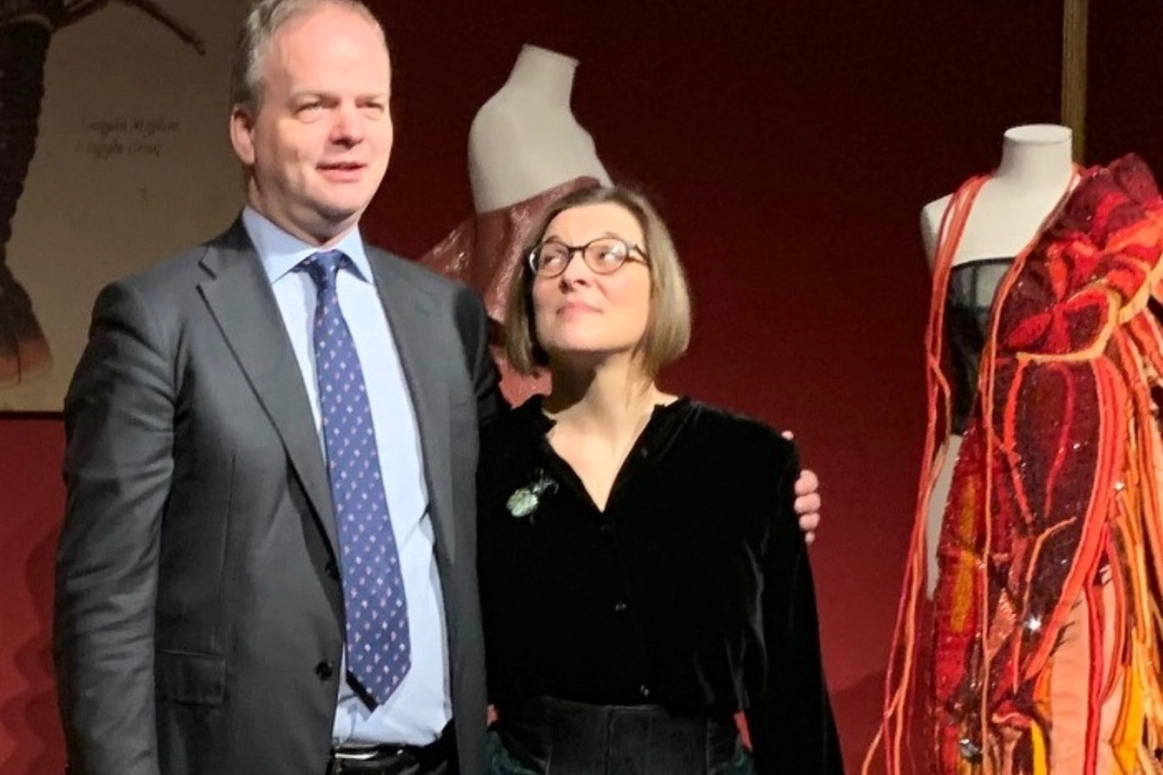 Eike Schmidt con Patricia Lurati, curatrice della mostra Animalia Fashion 