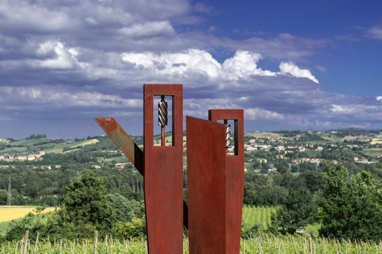 Sentiero dell'Arte, Mirta Carroli, Seguendo il volo dei rotori, 2020, foto Michele Riccomini e Alessandro Violi, credit Visit Emilia