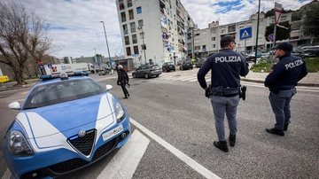 Napoli, agguato nella notte a Ponticelli: ucciso 59enne a bordo di uno scooter