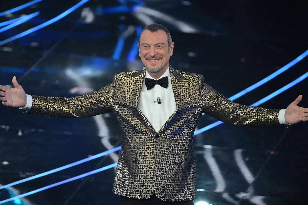 Amadeus sul palco del Festival di Sanremo