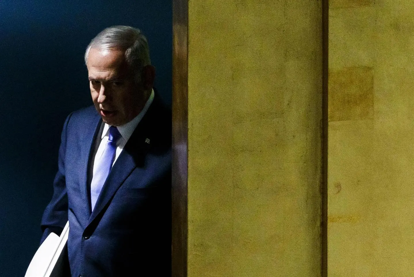 Israele, Netanyahu verso incriminazione per corruzione