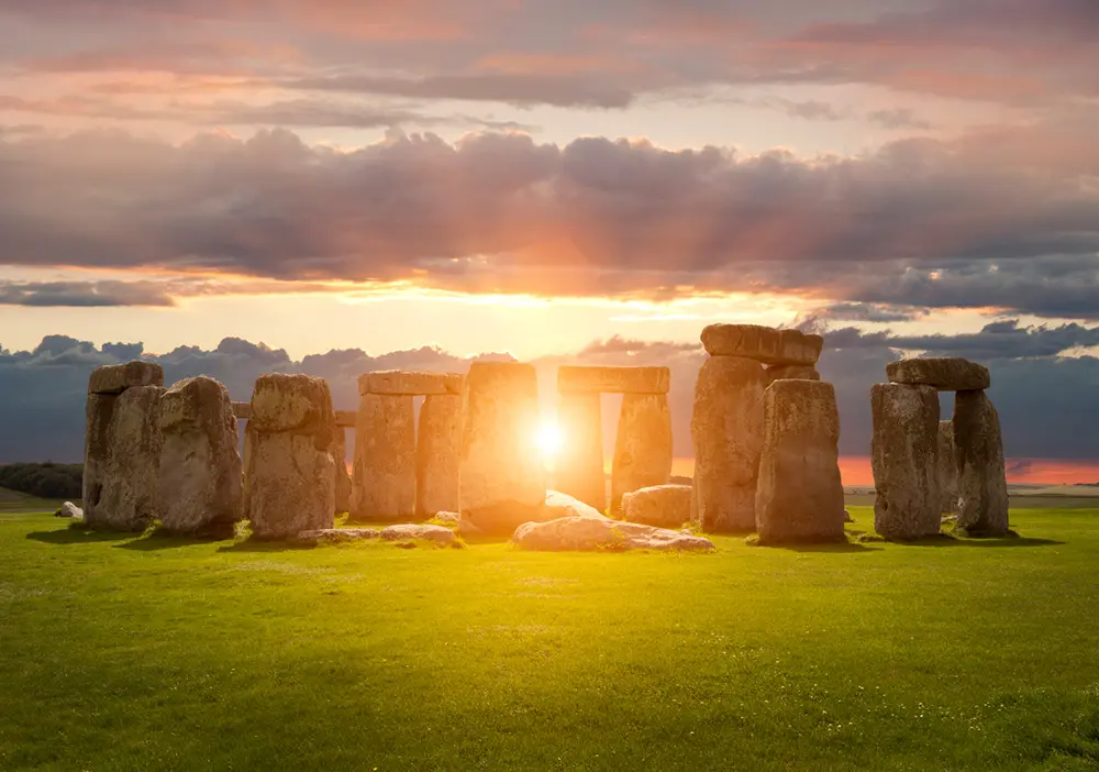 Solstizio d'estate 2020, tradizione e misteri. La celebrazione a Stonehenge è online