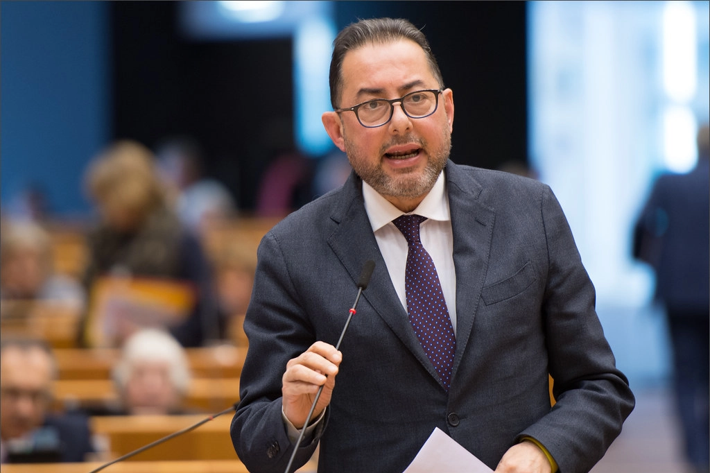 Gianni Pittella, 64 anni, è stato deputato alla Camera dal 1996 al 1999 ed eurodeputato dal 1999 al 2018