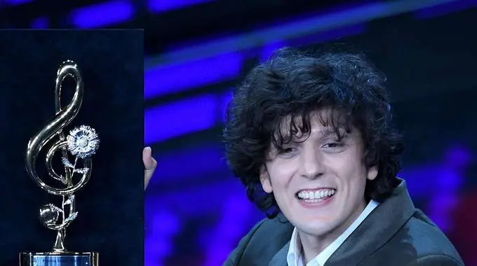 Sanremo: Ermal Meta vince serata cover