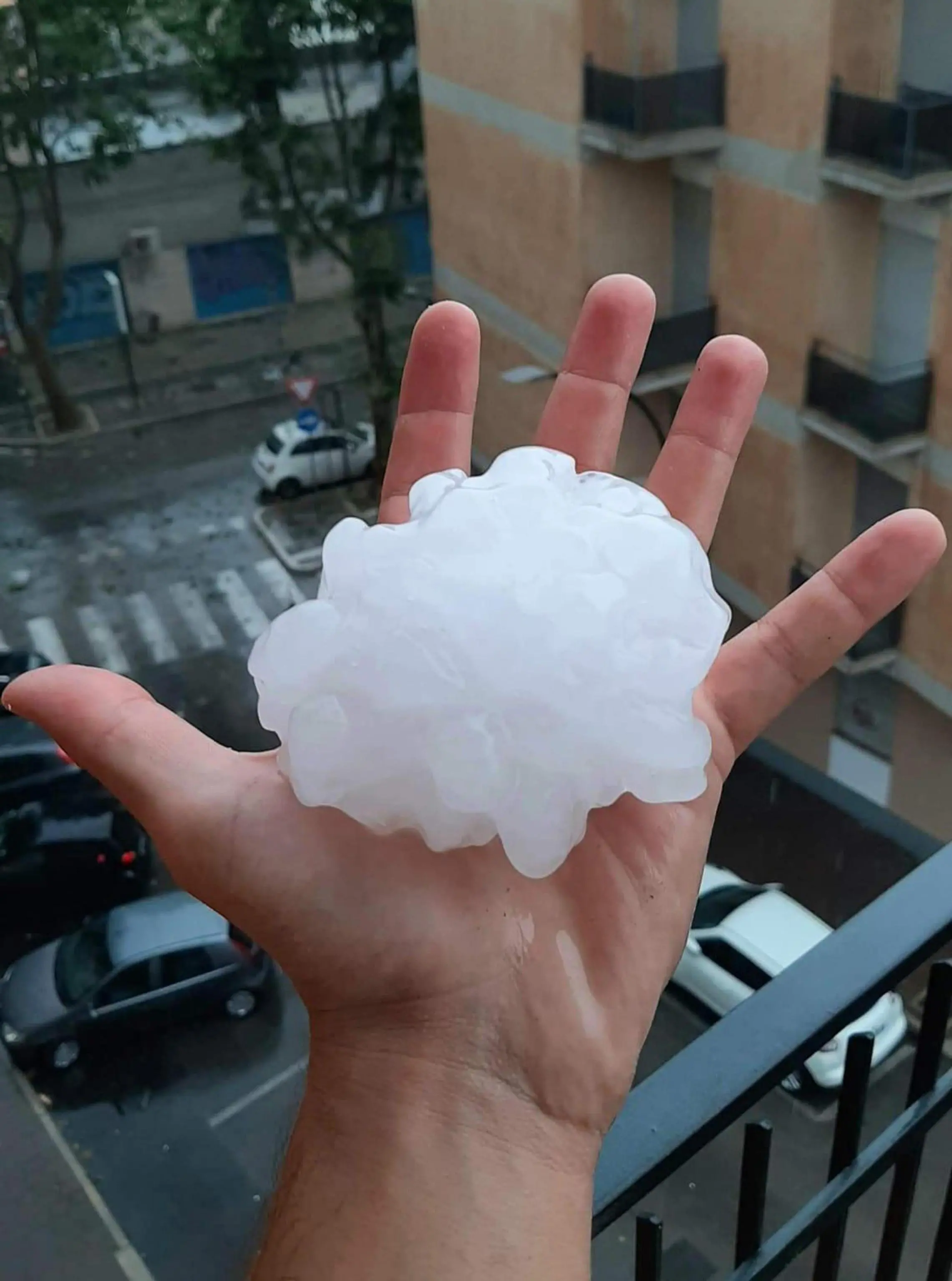 Previsioni meteo, rischio grandine grossa: le aree nel mirino