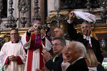 Sciolto il sangue di San Gennaro: è il miracolo di maggio