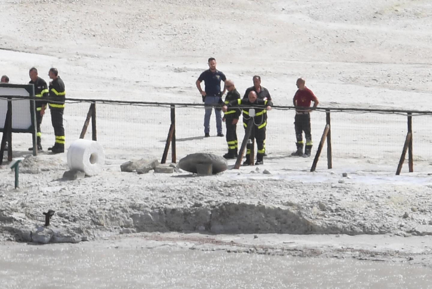 Solfatara Di Pozzuoli Una Condanna E 5 Assoluzioni Per La Morte Della