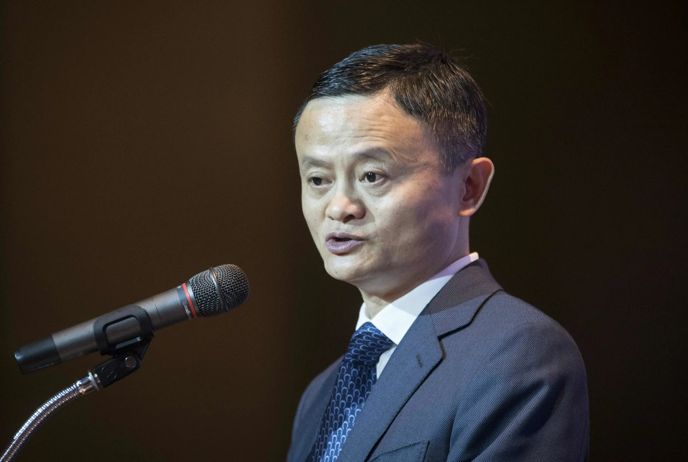 Jack Ma, Jeff Bezos cinese, lascia Ant Group. I rapporti tesi con le autorità di Pechino